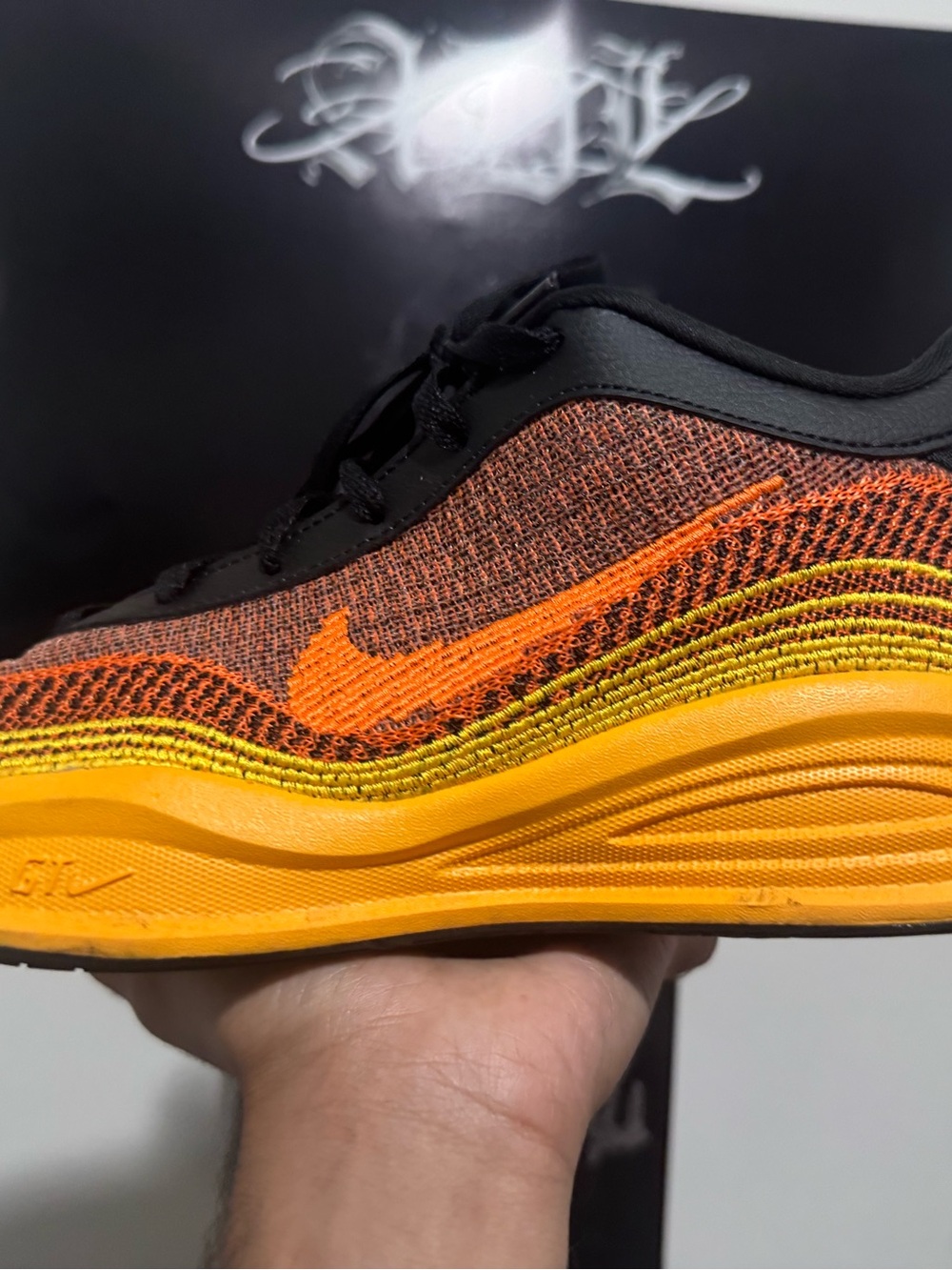 Nike G.T. Hustle Academy Orange Flyknit
Size 11 men - Picture 6 of 11